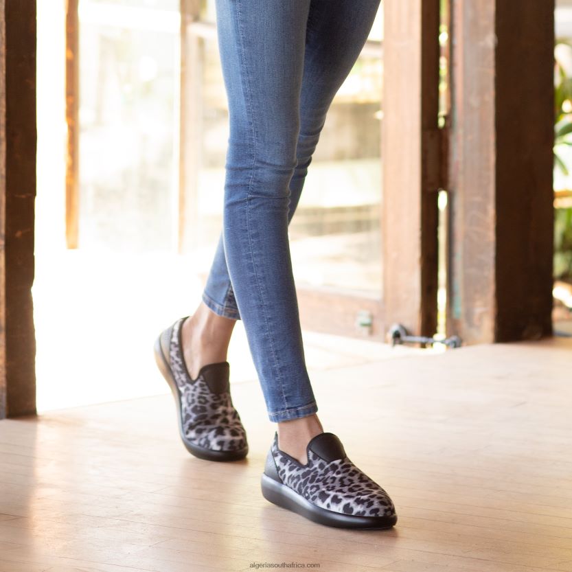 Eden White Leopard Shoe 2VV46J459Alegria